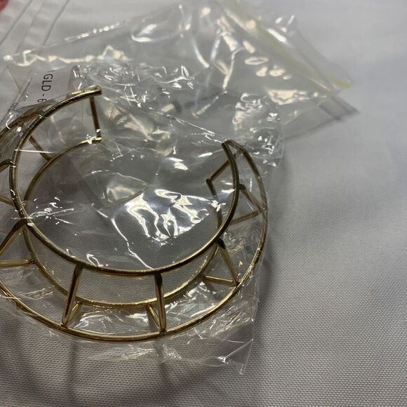 BANSRI Women's Gold Geometric Sculpture Bracelet, FASHIONABLE JEWELRY - Picture 4 of 6